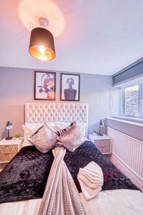 The Stylish Gem Of Bath - Football Table - Sleeps 10 ภายนอก รูปภาพ