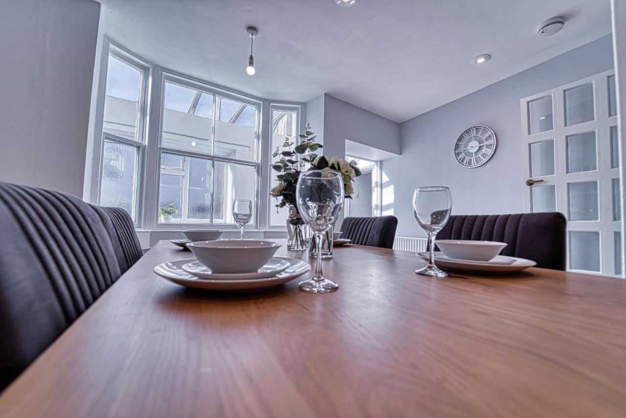 The Stylish Gem Of Bath - Football Table - Sleeps 10 ภายนอก รูปภาพ